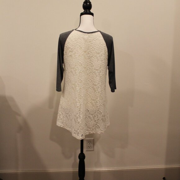 Discount Divas Lace/Grey Top Size M - Picture 5 of 8
